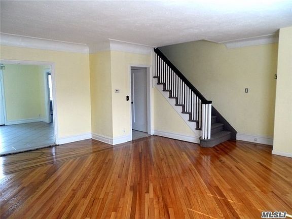 2nd image of 315 E Pine St