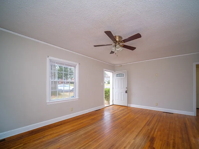 3030 Marlowe Ave — Photo 6