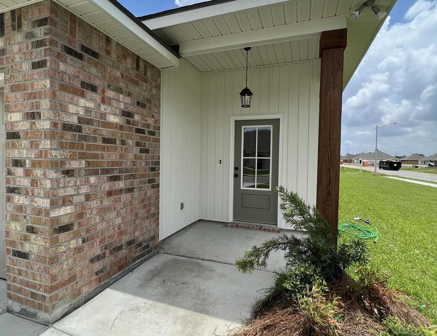 3 bed, 1603 sqft, $2,100 — Photo 3