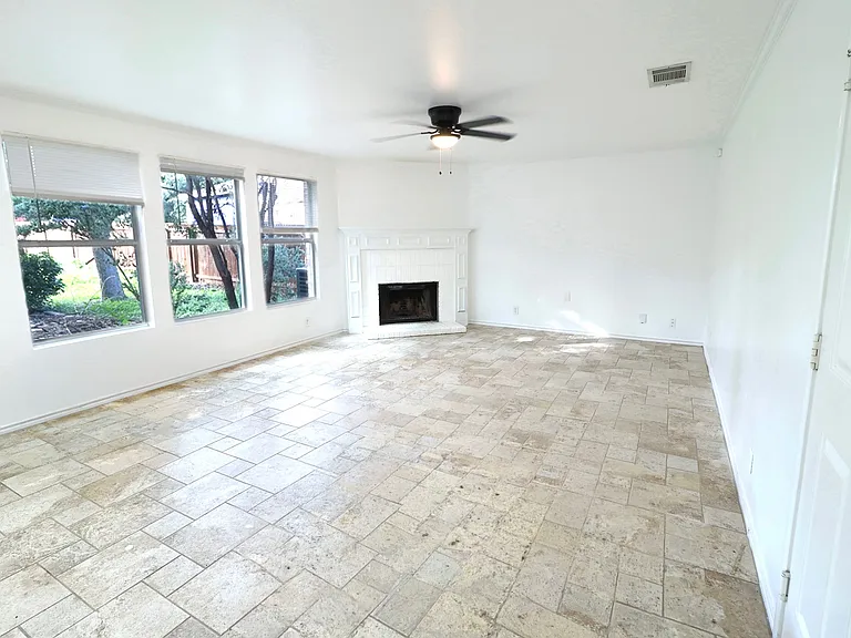 1208 Creek Knl — Photo 7