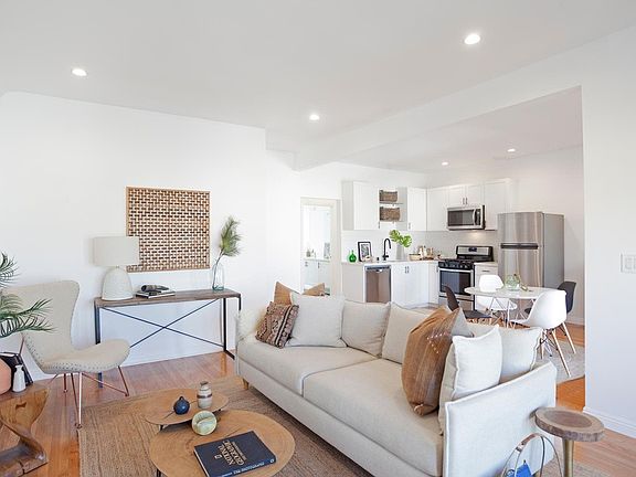 4th image of 2803 S Norton Ave #4312