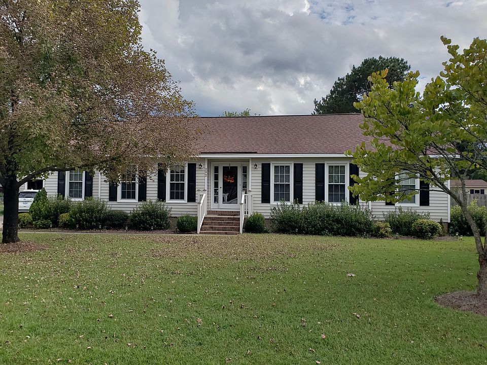 1st image of 202 Louis St