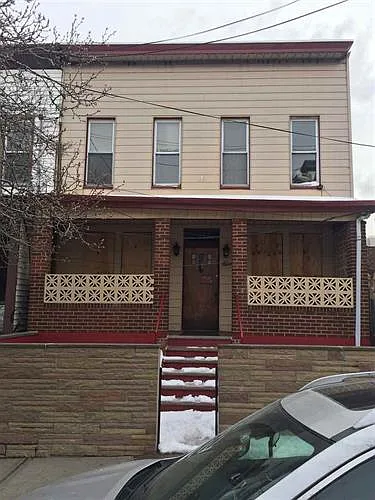 Building Photo 4