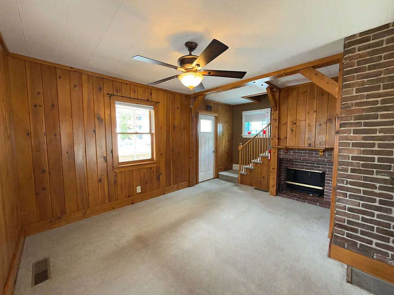 246 E Mason St — Photo 13
