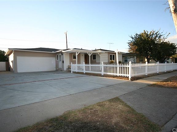 3rd image of 609 Princeton Cir W