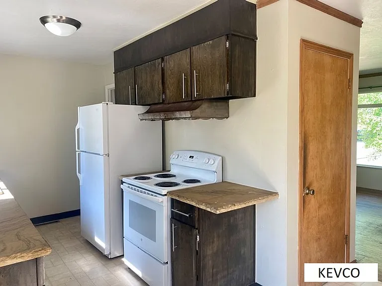 1400 Hillcrest Dr — Photo 5