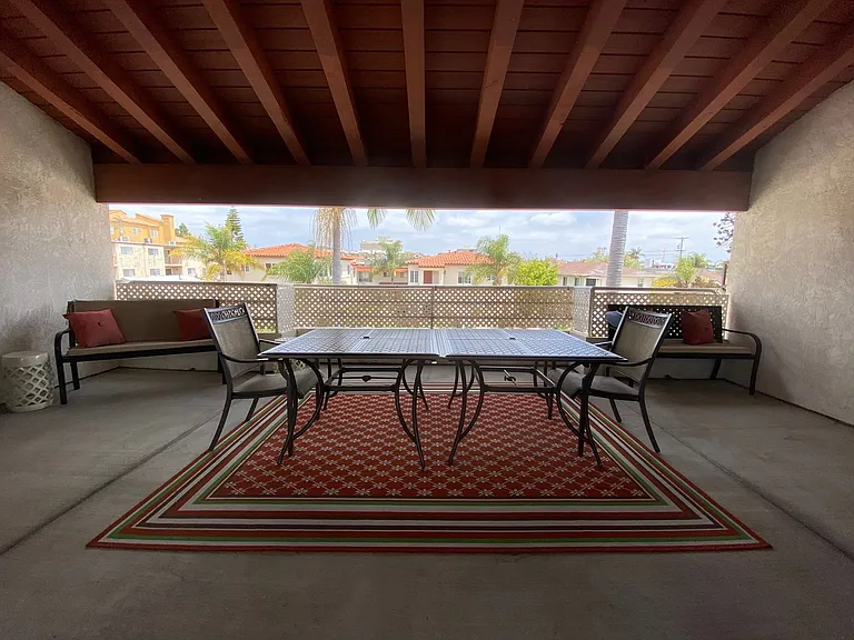 Hillcrest Palms Apartments — Photo 9