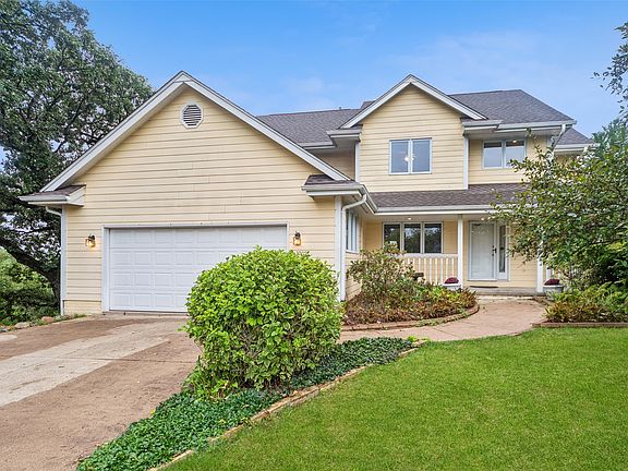 2nd image of 2505 Country Side Pl