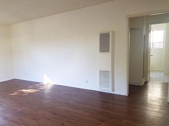 2nd image of 1315 N Mar Vista Ave