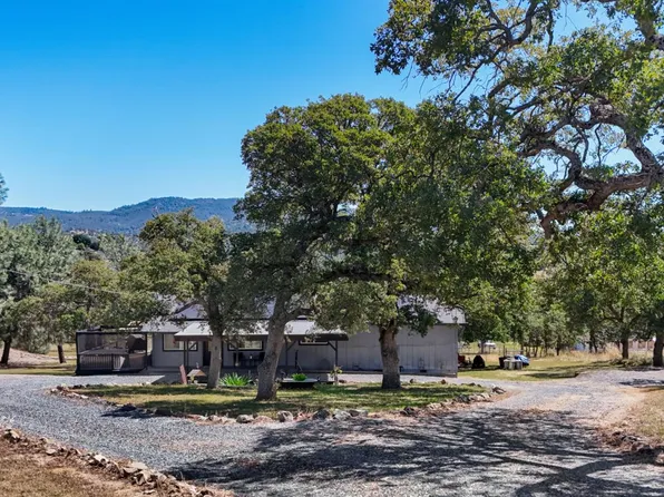 10448 Lozano St, Coulterville, CA 95311