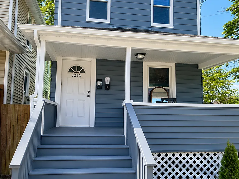 1292 Washington Ave — Photo 1
