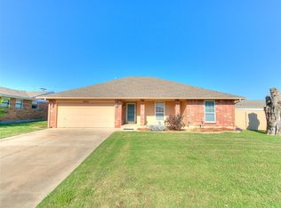 2000 Sunrise Dr, Moore, OK 73160