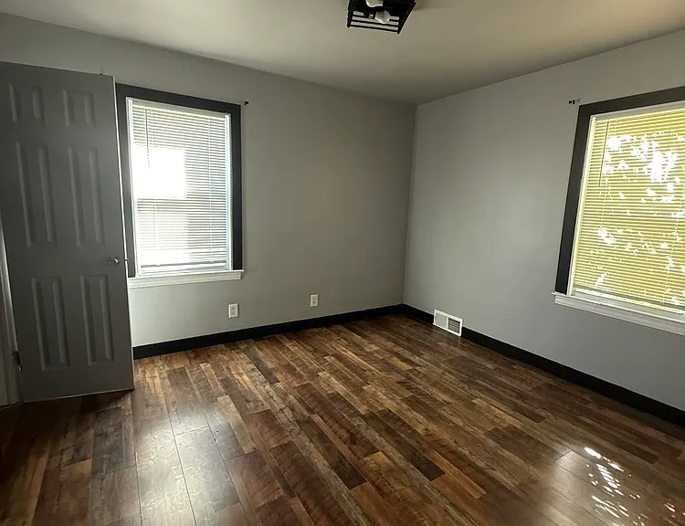 11584 Flanders St — Photo 10