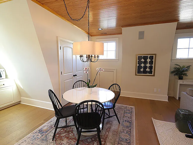 1027 Vance St — Photo 12