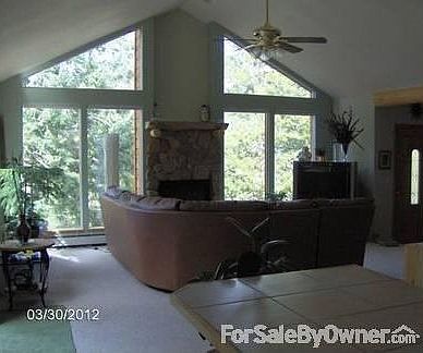 Great Room
						:
						Floor to ceiling windows, vaulted ceilings, gas fireplace, ceiling fan