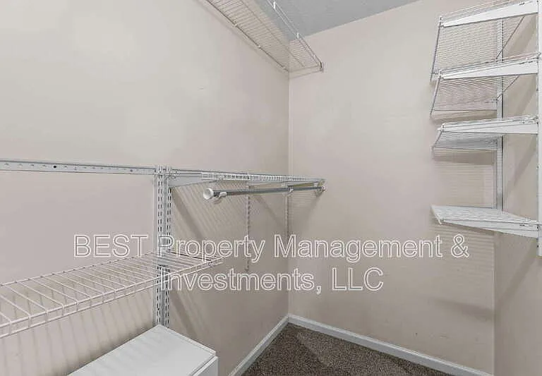 8130 Kings Creek Dr — Photo 34