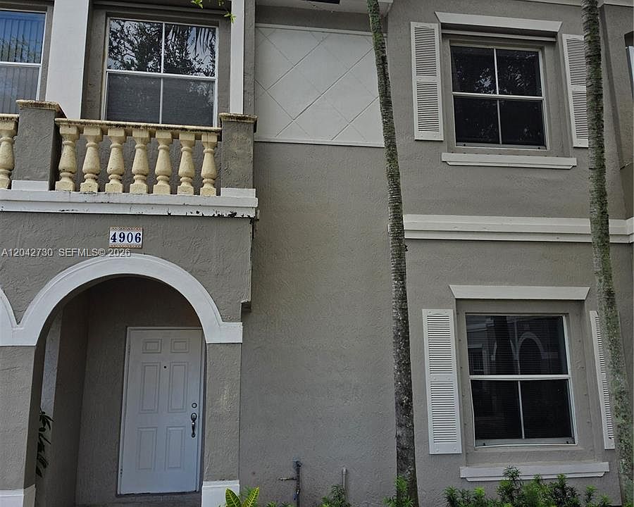 1st image of 4906 SW 141st Ave #4