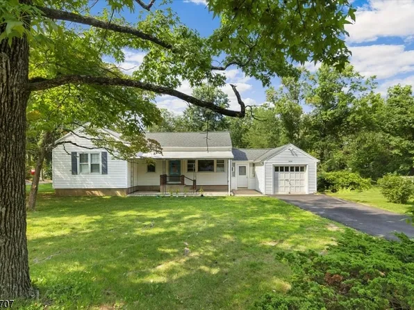 1404 Valley Rd, Long Hill Twp., NJ 07980