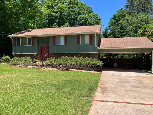 205 Sunset Dr, West Point, GA 31833
