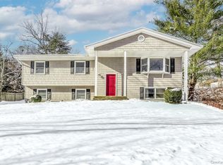 11 Pine Tree Court, Valley Cottage, NY 10989