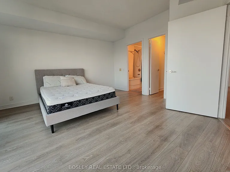 112 George St #S2307 — Photo 4