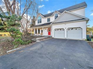 8 Ridgefield Rd, Warwick, NY 10990