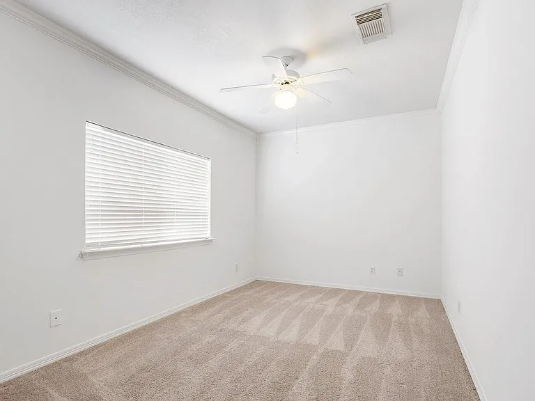 5913 Dolores St #B — Photo 24