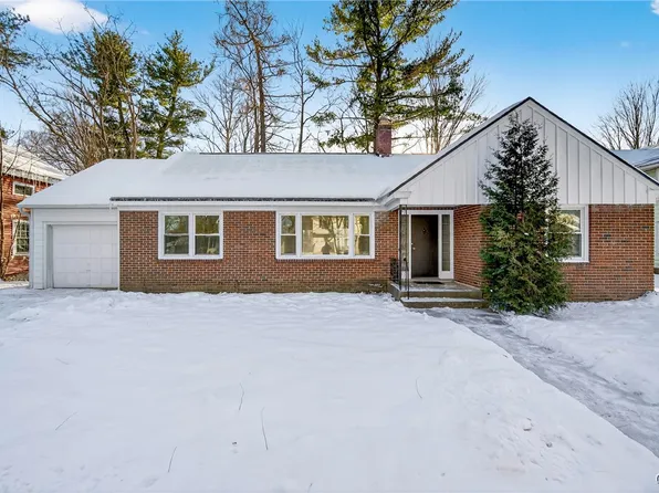 307 3rd St, Liverpool, NY 13088