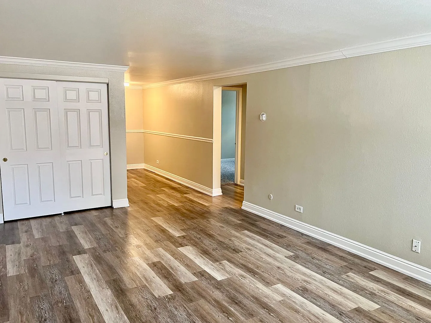2 bd/1.5 ba unit in CapHill — Photo 2
