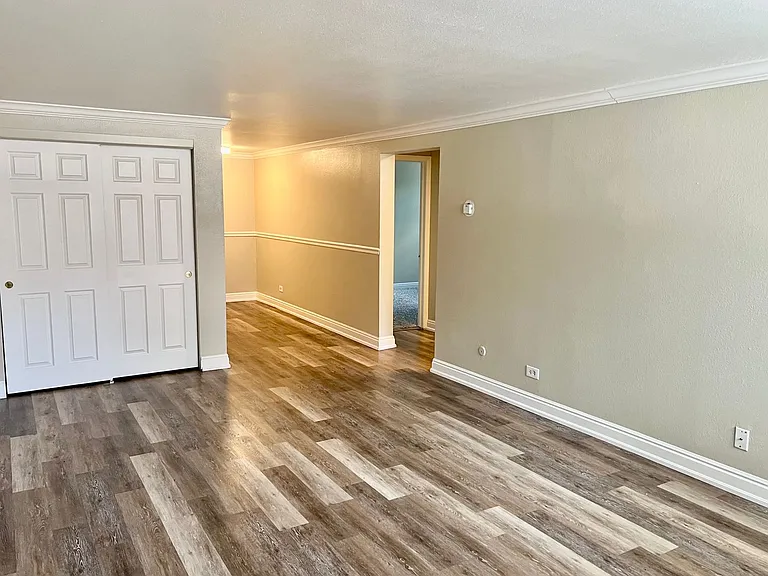 1390 N Emerson St #17 — Photo 2