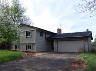 2657 226th Ln NE, East Bethel, MN 55011