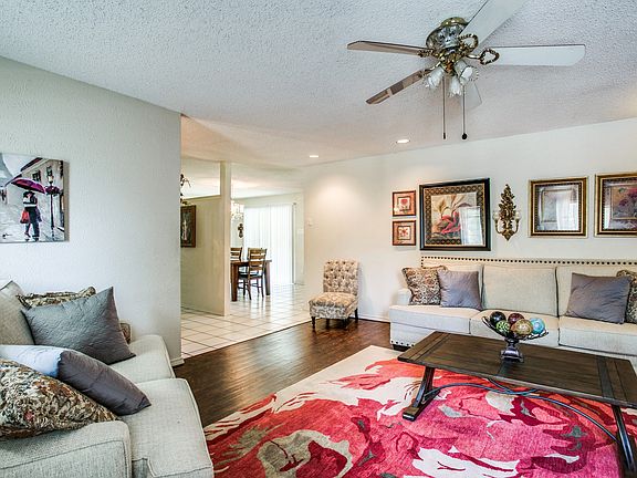 3rd image of 518 Sun Valley Dr