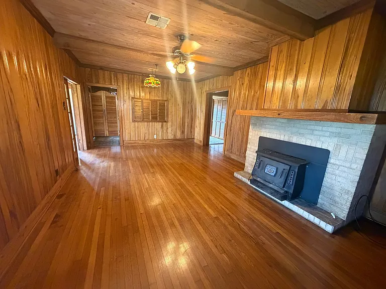 3024 Henderson Bayou Rd — Photo 4