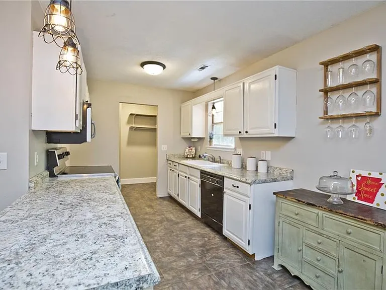1018 N Lonnie Ave — Photo 17