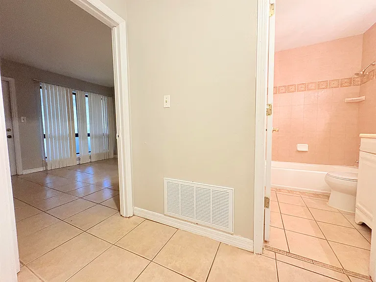 1007 Sutor Rd #D — Photo 7