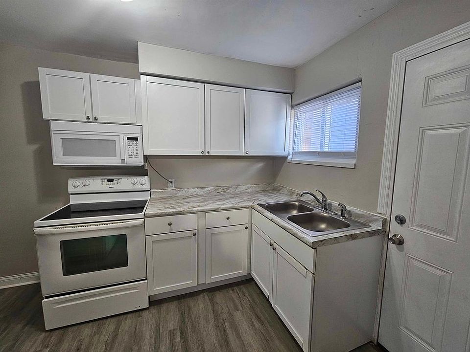 1st image of 2404 S Dixie Dr