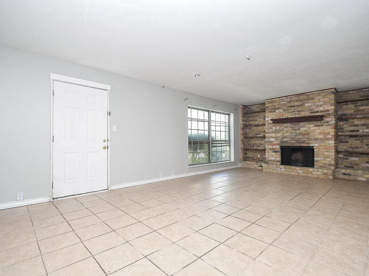 3 bed, 2.5 bath, 1500 sqft, $1,500 — Photo 3