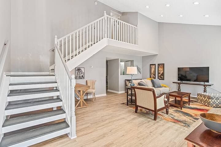 1st image of 2848 New South Dr
