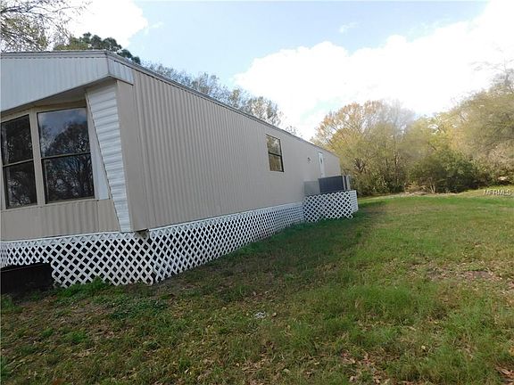 3rd image of 3437 Oakwood Dr