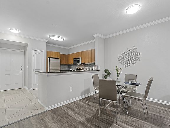 2nd image of 3850 W Northwest Hwy #2421900