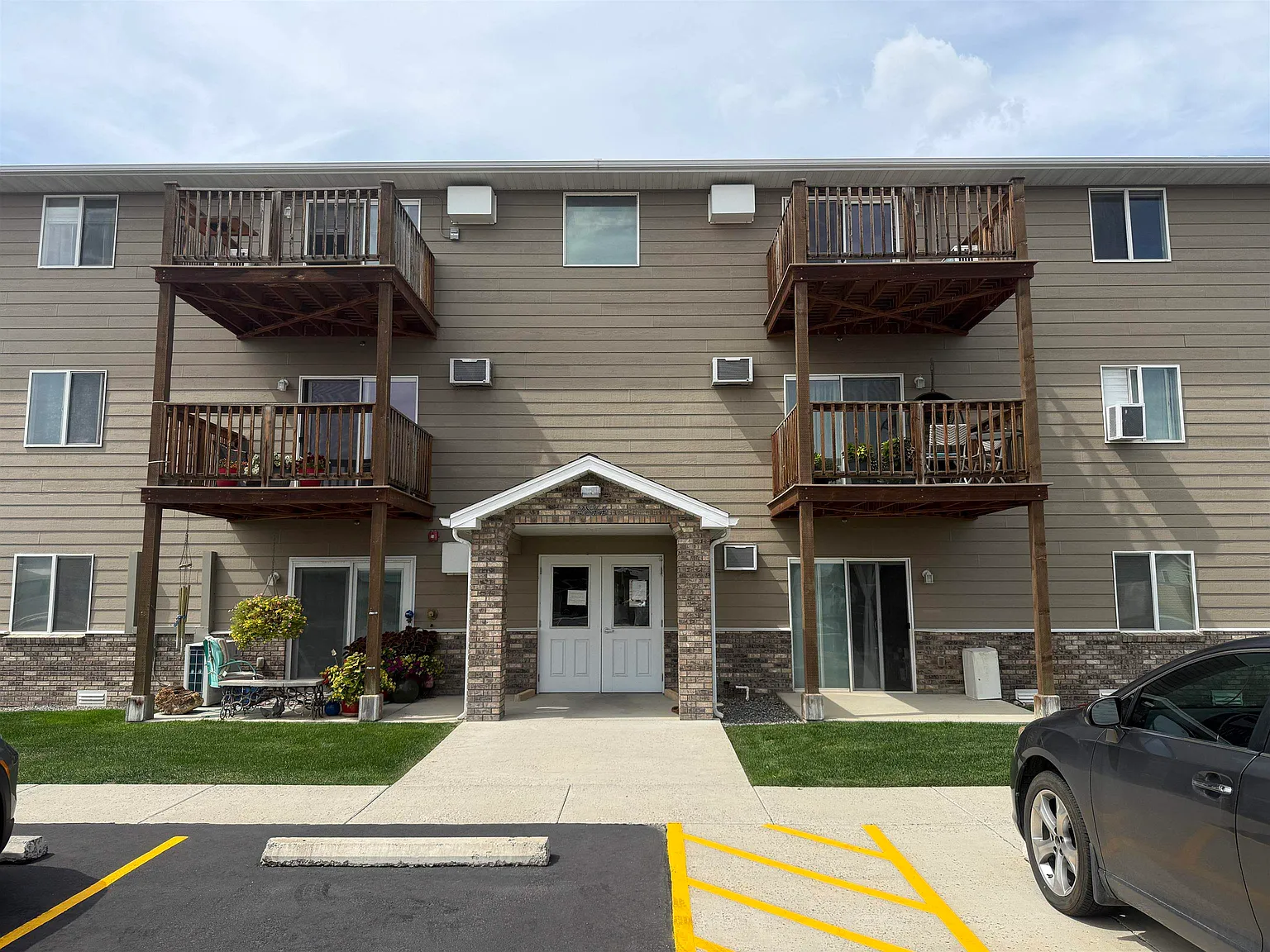 2 bed, 2.0 bath, 958 sqft, $1,450 — Photo 1