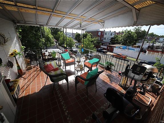 5th image of 259 Swinton Ave