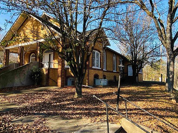 2nd image of 15 W 1st St