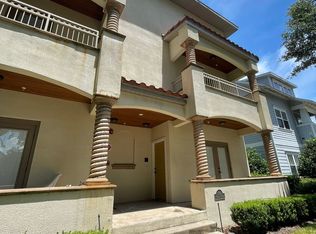 Woodbury Row, Gainesville, FL 32601