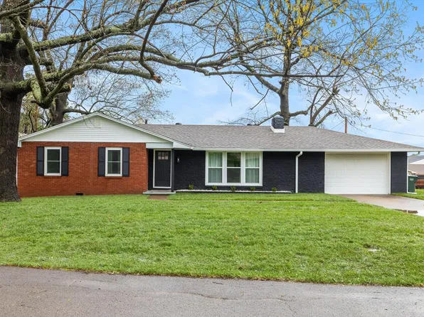 925 Bell Dr, Madisonville, KY 42431