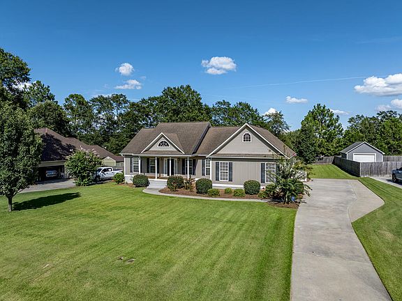 4th image of 27 Surrey Cir