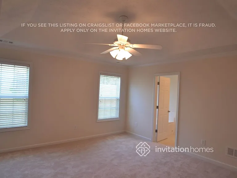555 Wellington Ln — Photo 6