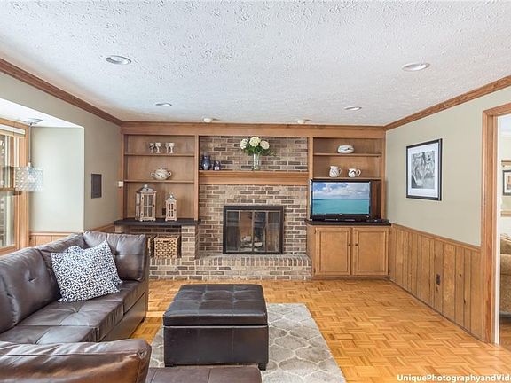 5th image of 29 Oak Meadow Trl