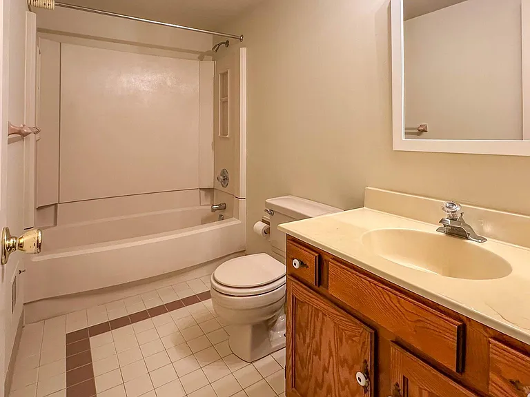 109 Valley Greene Cir — Photo 17