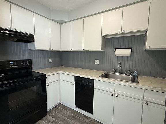 3rd image of 44 Old Forge Rd